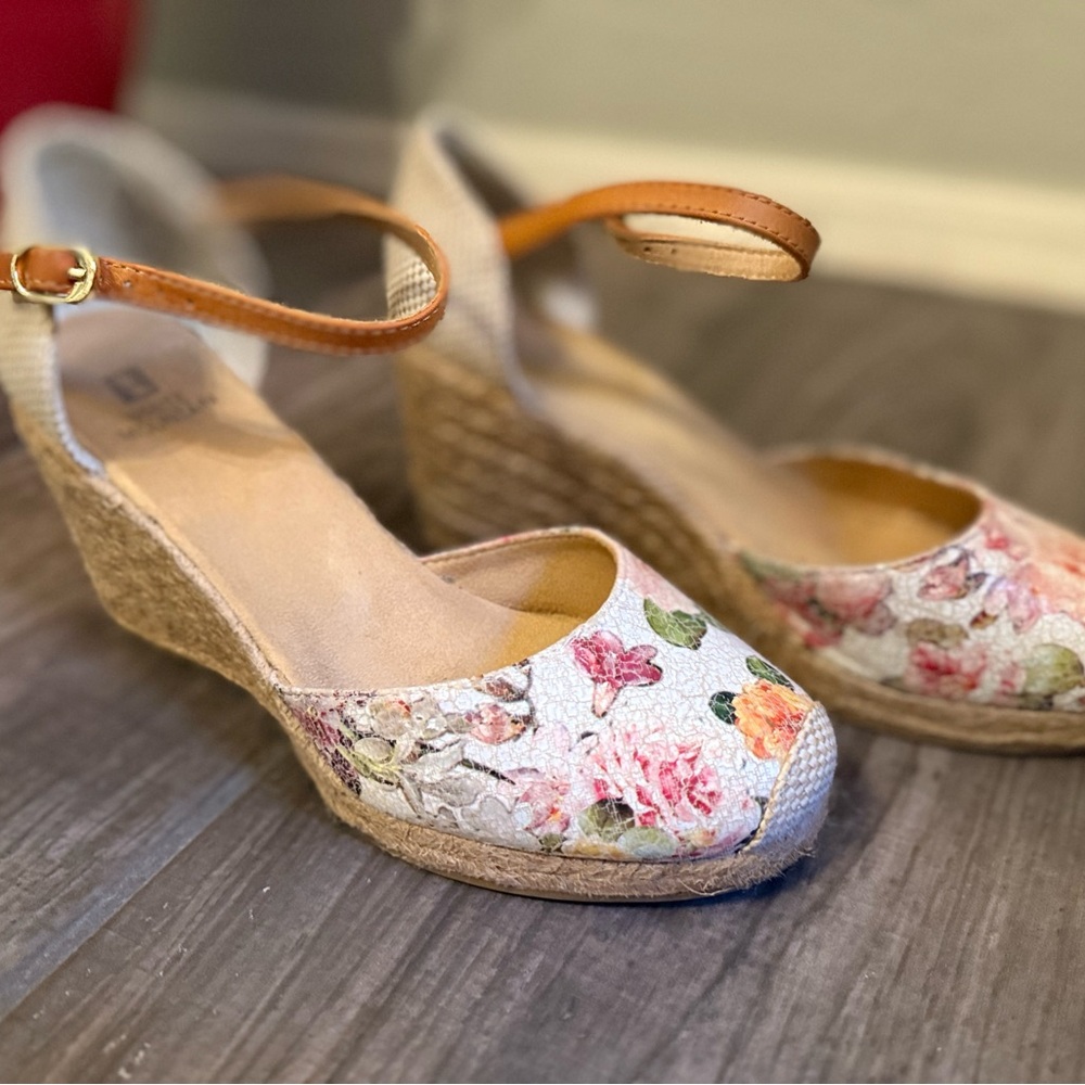 White Mountain Floral Espadrille Wedges with Tan Strap